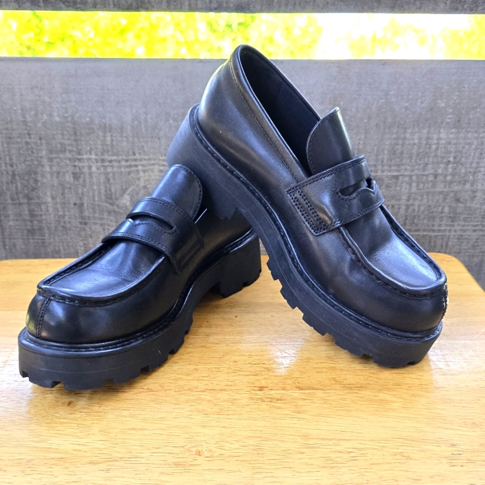 NWOT Vagabond Cosmo 2.0 Black Women's Loafers